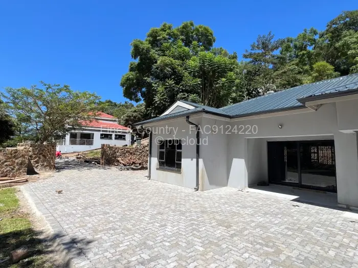 Townhouse/Cluster to Rent in Glen Lorne