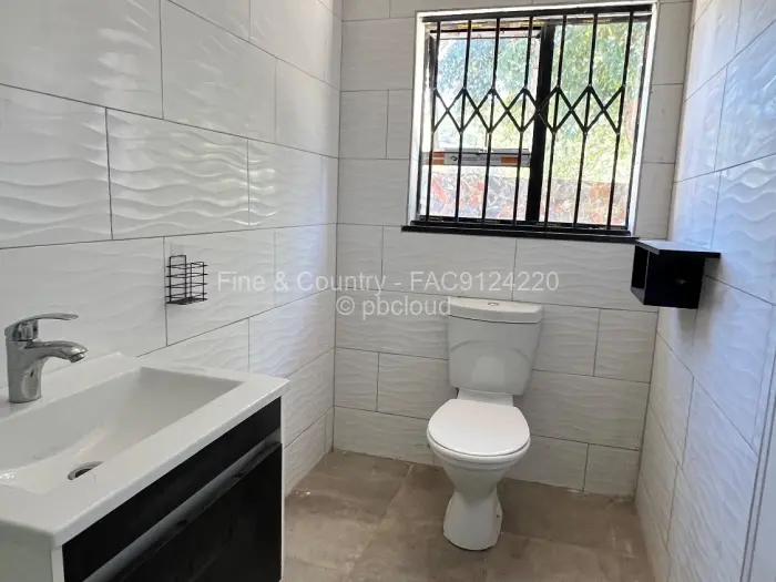 Townhouse/Cluster to Rent in Glen Lorne