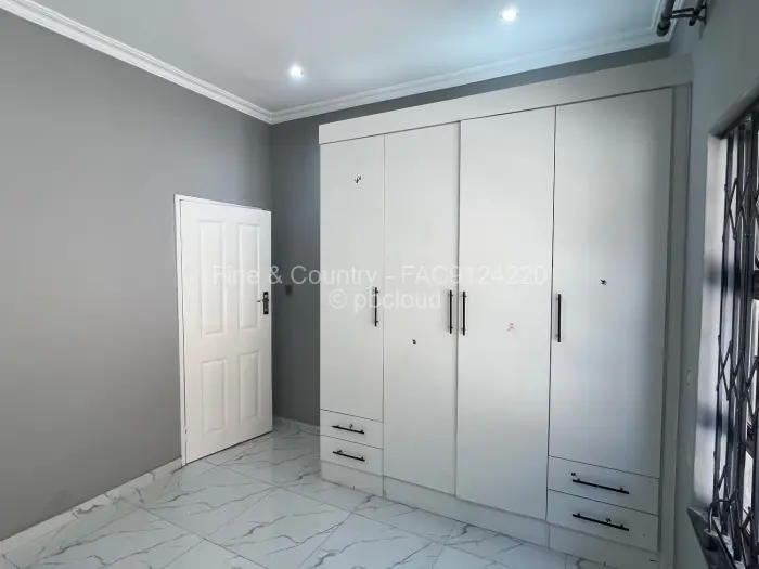 Townhouse/Cluster to Rent in Glen Lorne