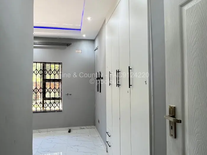 Townhouse/Cluster to Rent in Glen Lorne