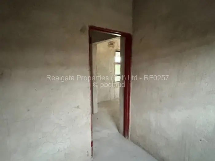 3 Bedroom House for Sale in Cowdray Park, Bulawayo