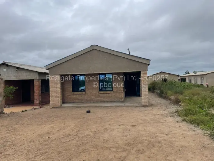 3 Bedroom House for Sale in Cowdray Park, Bulawayo
