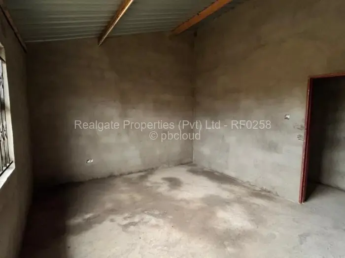 4 Bedroom House for Sale in Cowdray Park, Bulawayo