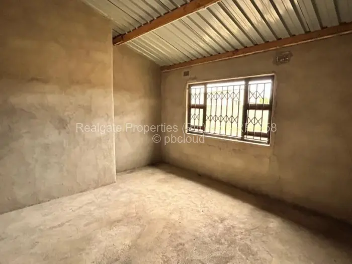 4 Bedroom House for Sale in Cowdray Park, Bulawayo