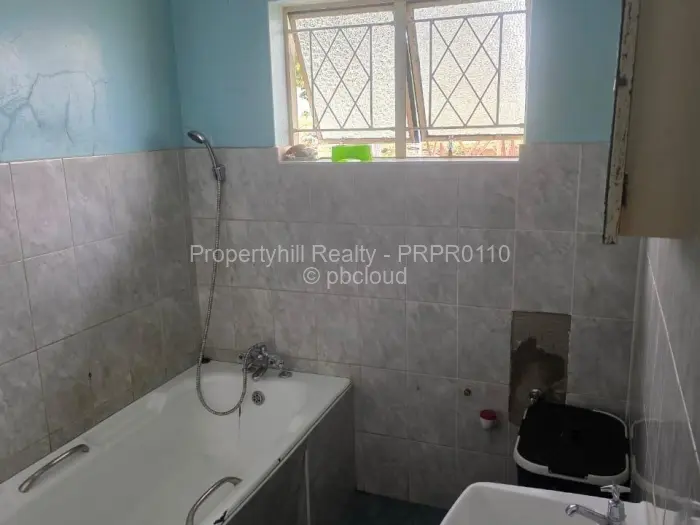 2 Bedroom House for Sale in Manningdale, Bulawayo