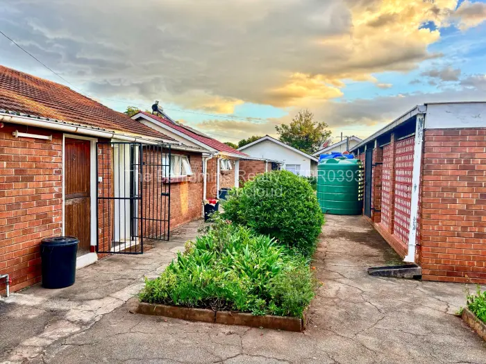 2 Bedroom Cottage/Garden Flat to Rent in Avondale West, Harare