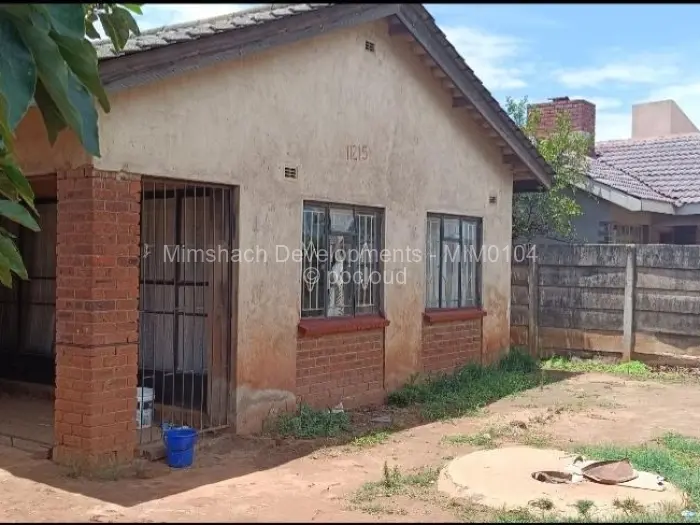 4 Bedroom House for Sale in Glen View, Harare