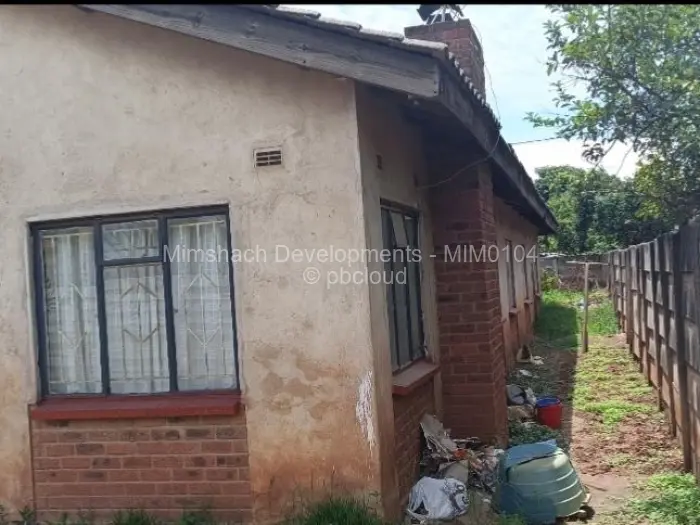 4 Bedroom House for Sale in Glen View, Harare