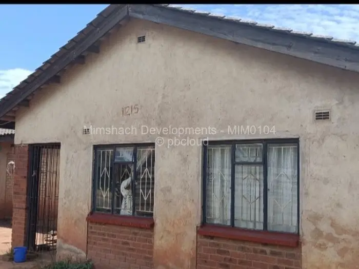 4 Bedroom House for Sale in Glen View, Harare