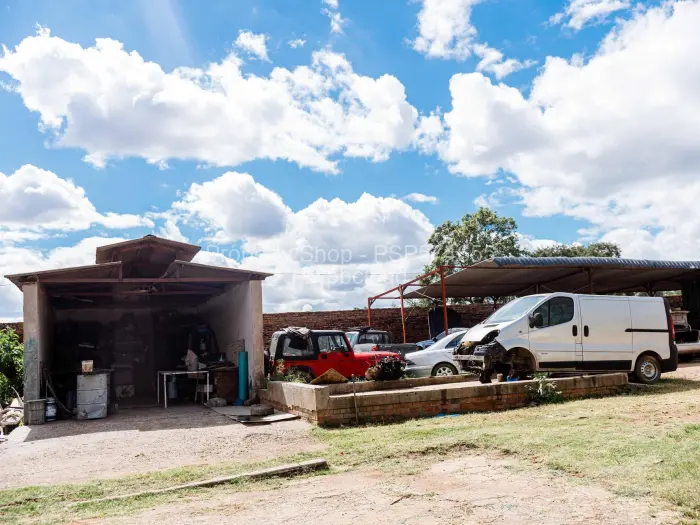 Warehouse/Industrial for Sale in Bluff Hill, Harare