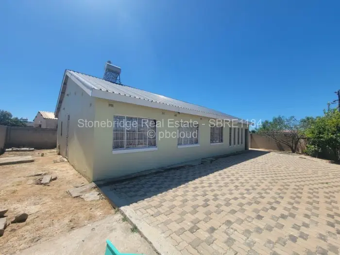 4 Bedroom House for Sale in Pelandaba, Bulawayo