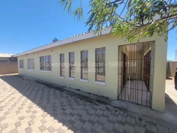 4 Bedroom House for Sale in Pelandaba, Bulawayo