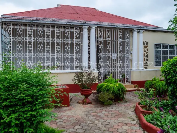 4 Bedroom House for Sale in Bulawayo City Centre, Bulawayo