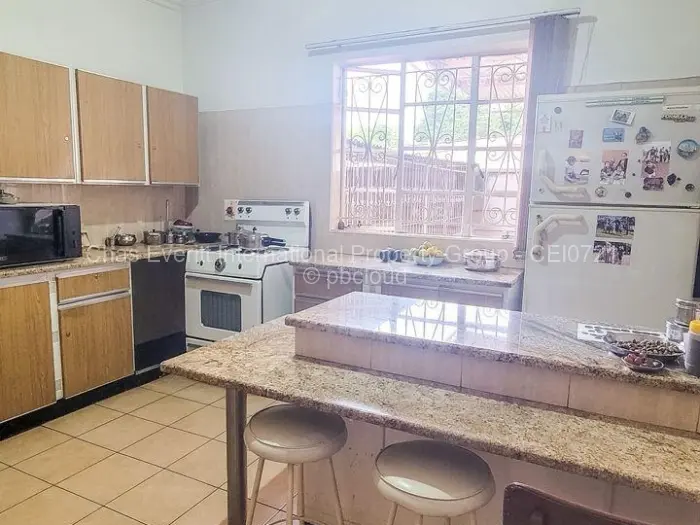 4 Bedroom House for Sale in Bulawayo City Centre, Bulawayo