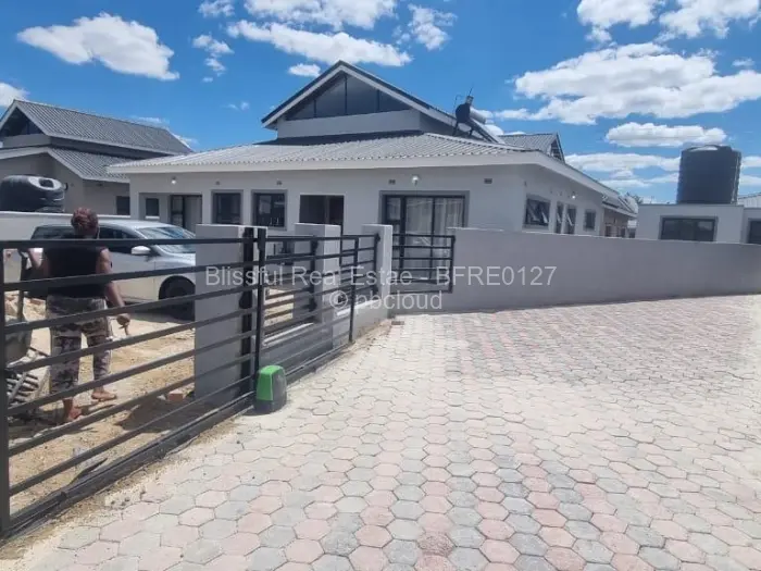 4 Bedroom House to Rent in Arlington