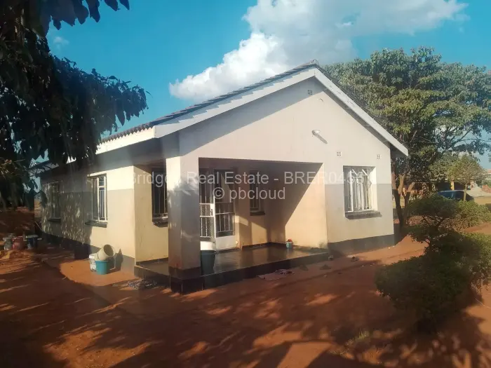 2 Bedroom House for Sale in Kambuzuma, Harare