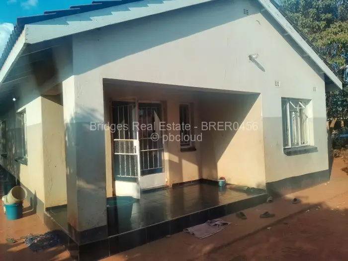 2 Bedroom House for Sale in Kambuzuma, Harare