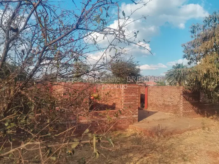 2 Bedroom House for Sale in Kambuzuma, Harare