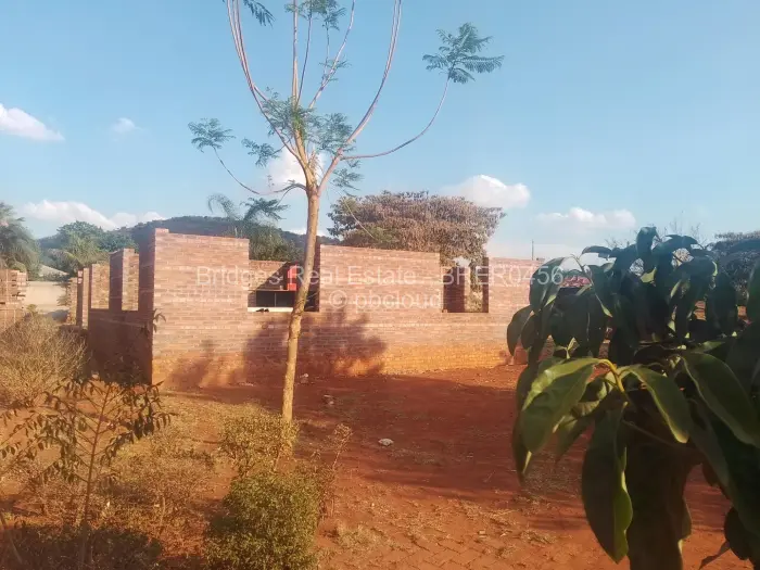 2 Bedroom House for Sale in Kambuzuma, Harare