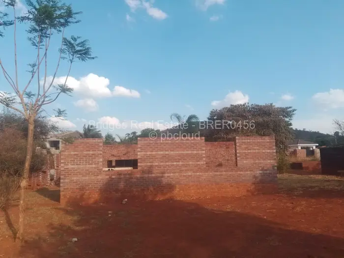 2 Bedroom House for Sale in Kambuzuma, Harare