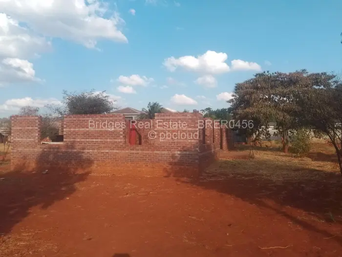 2 Bedroom House for Sale in Kambuzuma, Harare