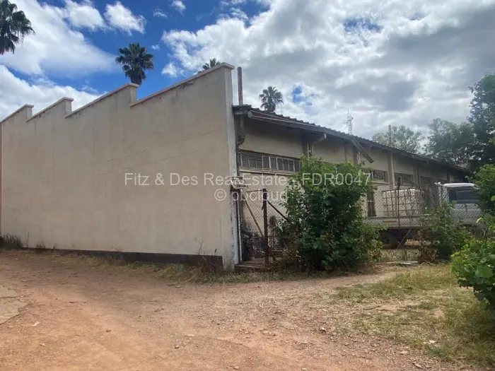 Retail/Shop for Sale in Redcliff, Redcliff