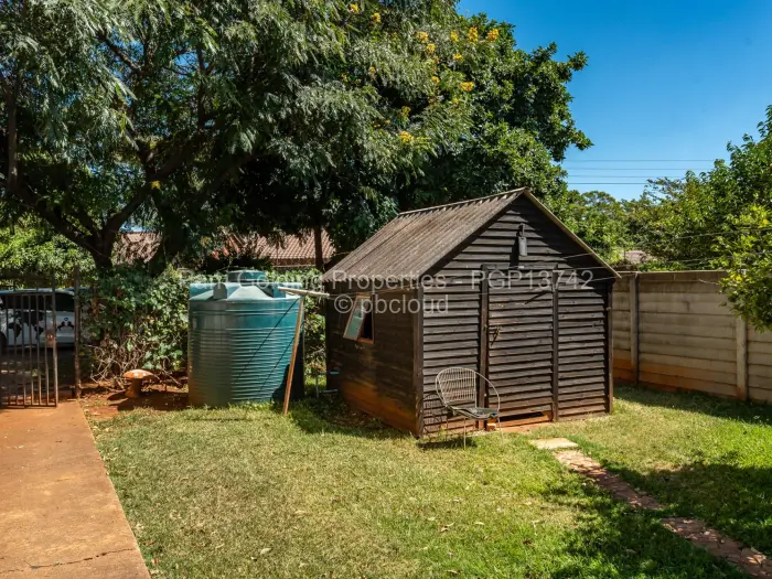 2 Bedroom Cottage/Garden Flat to Rent in Highlands, Harare