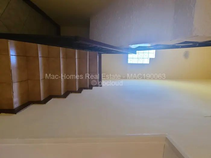 5 Bedroom House to Rent in Borrowdale West