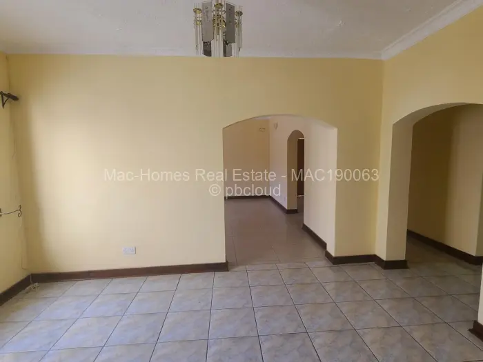 5 Bedroom House to Rent in Borrowdale West