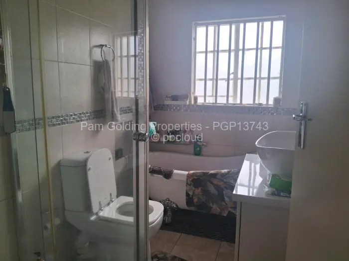 Townhouse/Cluster for Sale in Newlands, Harare