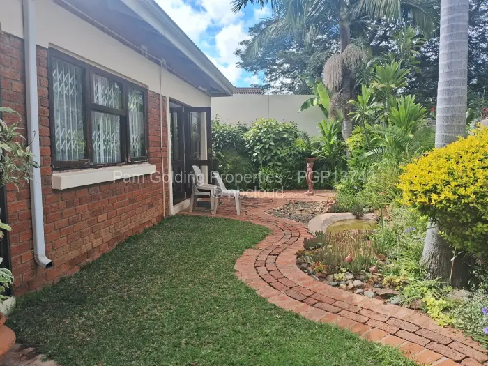 Townhouse/Cluster for Sale in Newlands, Harare