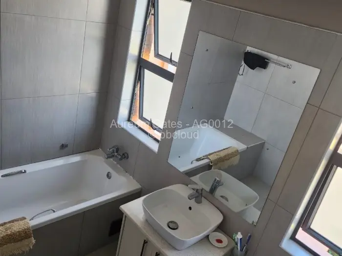 Townhouse/Cluster to Rent in Vainona, Harare