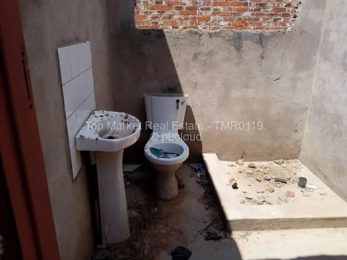 4 Bedroom House for Sale in Budiriro, Harare