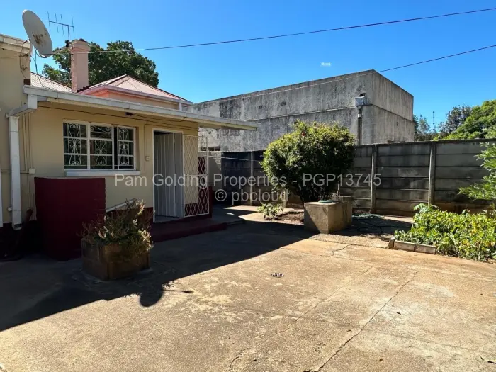 4 Bedroom House for Sale in Bulawayo City Centre, Bulawayo