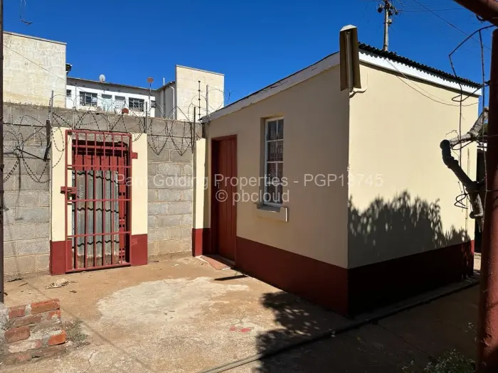 4 Bedroom House for Sale in Bulawayo City Centre, Bulawayo