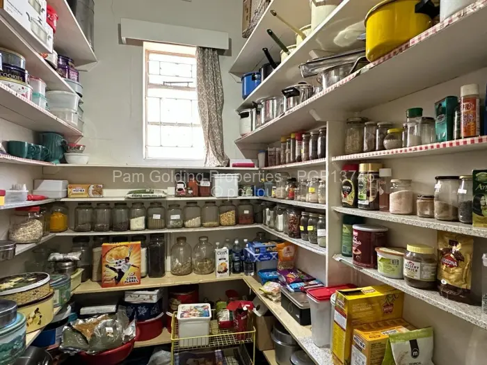 4 Bedroom House for Sale in Bulawayo City Centre, Bulawayo