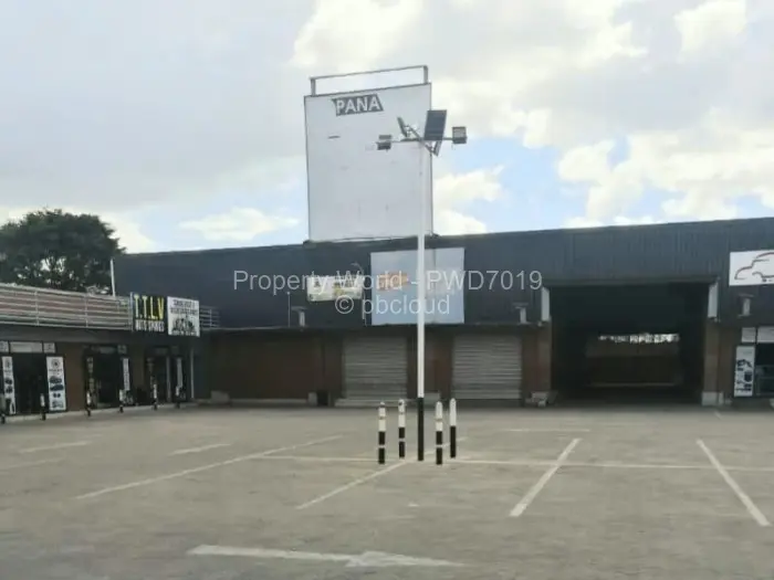 Retail/Shop to Rent in Waterfalls, Harare