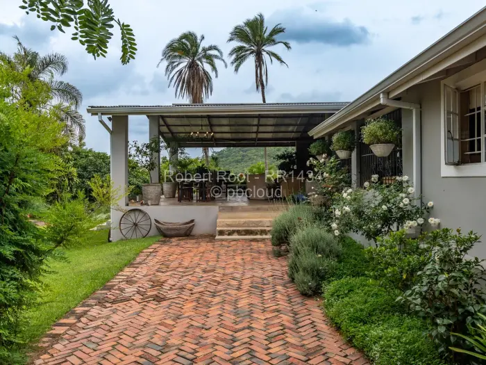5 Bedroom House for Sale in Umwinsidale, Harare