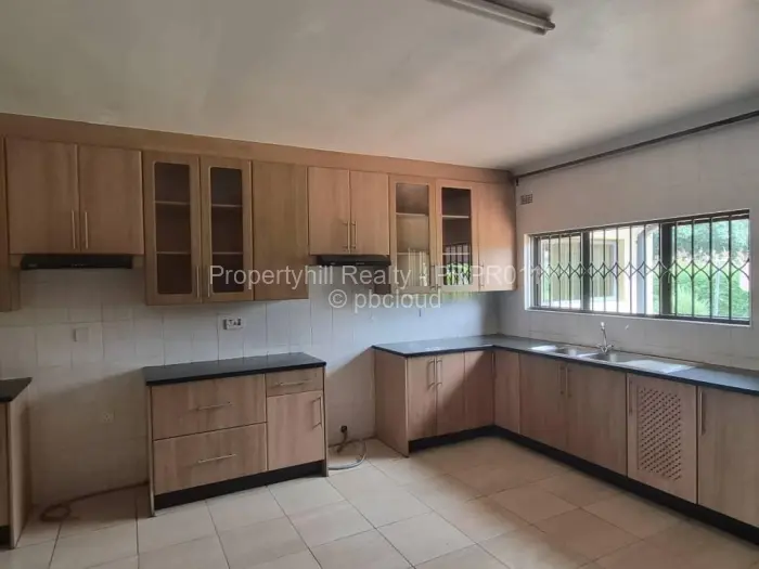 5 Bedroom House to Rent in Mount Pleasant Heights, Harare