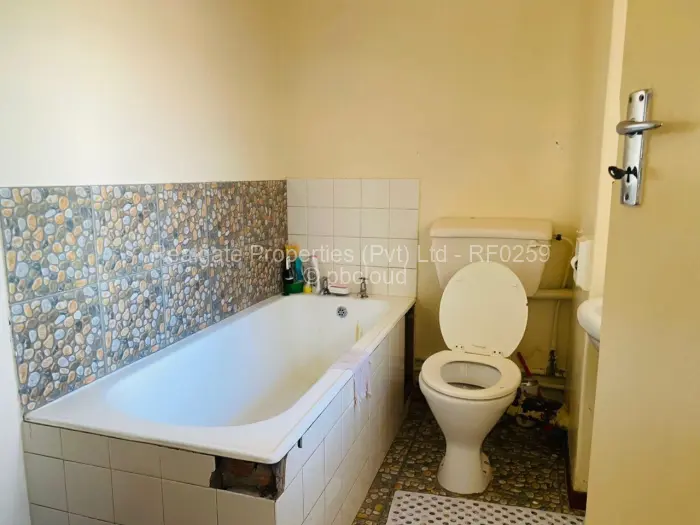 1 Bedroom House for Sale in Bulawayo City Centre, Bulawayo