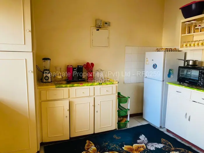 1 Bedroom House for Sale in Bulawayo City Centre, Bulawayo