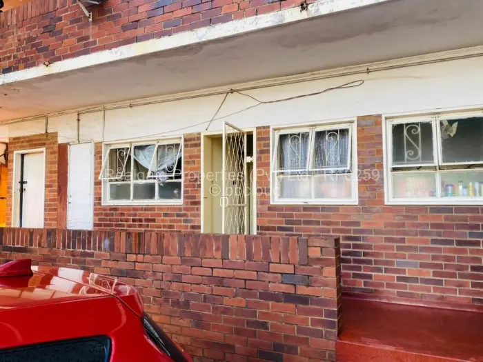 1 Bedroom House for Sale in Bulawayo City Centre, Bulawayo