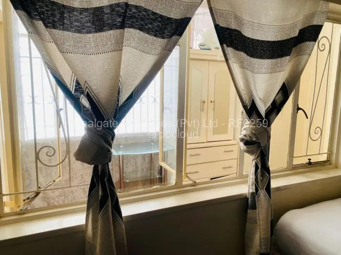 1 Bedroom House for Sale in Bulawayo City Centre, Bulawayo