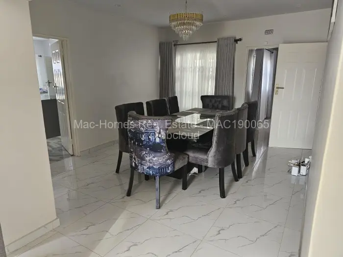 5 Bedroom House for Sale in Glaudina, Harare