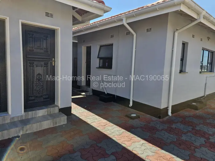 5 Bedroom House for Sale in Glaudina, Harare
