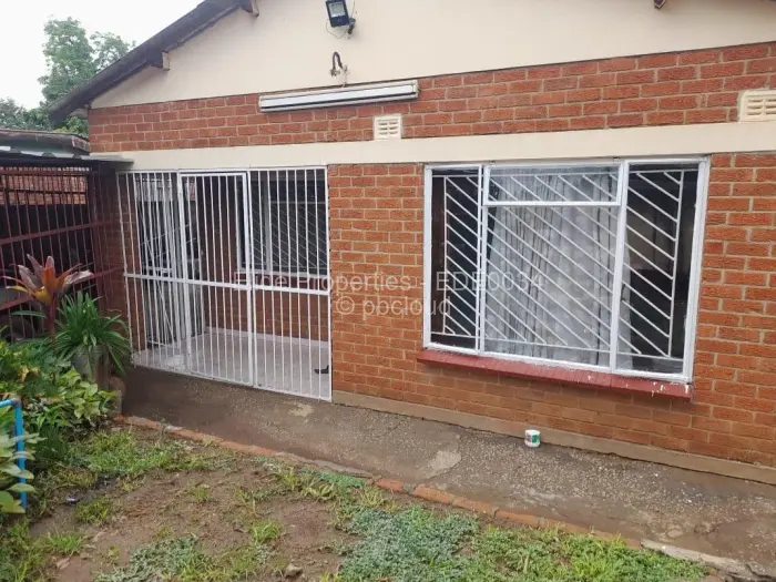 4 Bedroom House for Sale in Budiriro, Harare