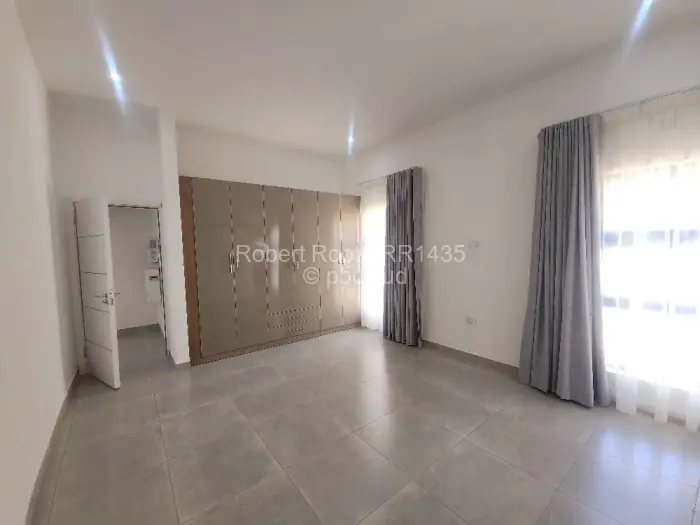 Townhouse/Cluster to Rent in Pomona