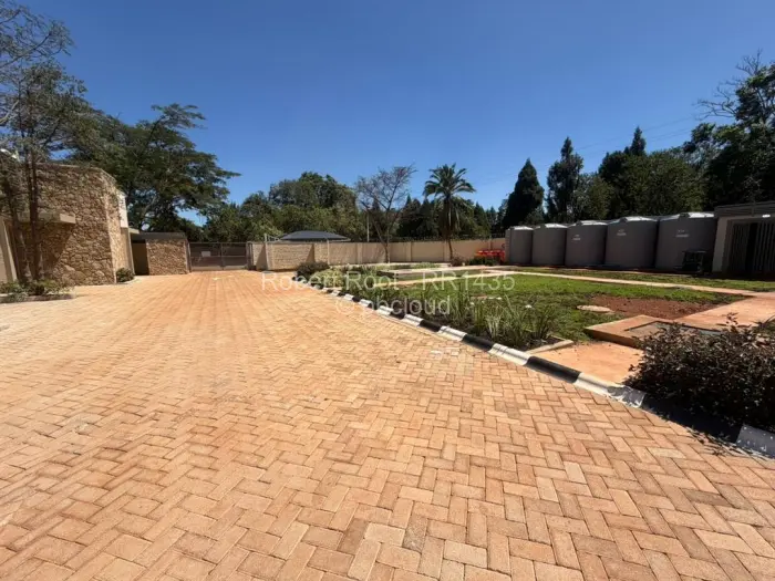 Townhouse/Cluster to Rent in Pomona