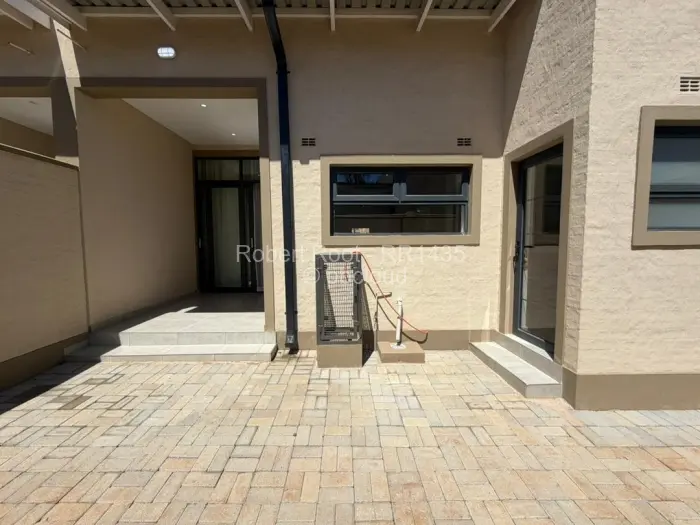 Townhouse/Cluster to Rent in Pomona