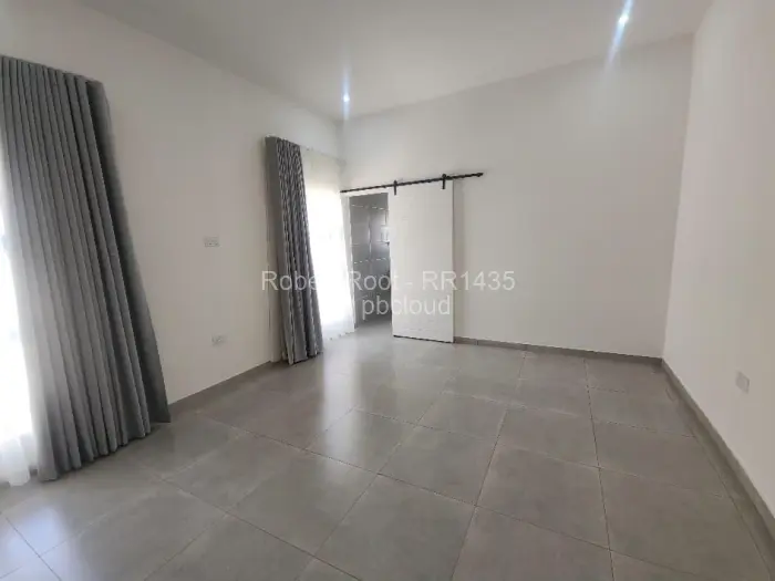 Townhouse/Cluster to Rent in Pomona